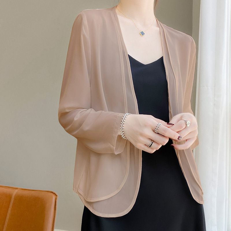 Summer thin outerwear ice silk shawl cardigan, new sun protection clothing, chiffon, fashionable and elegant, wide sleeves, sun protection and cooling feel.