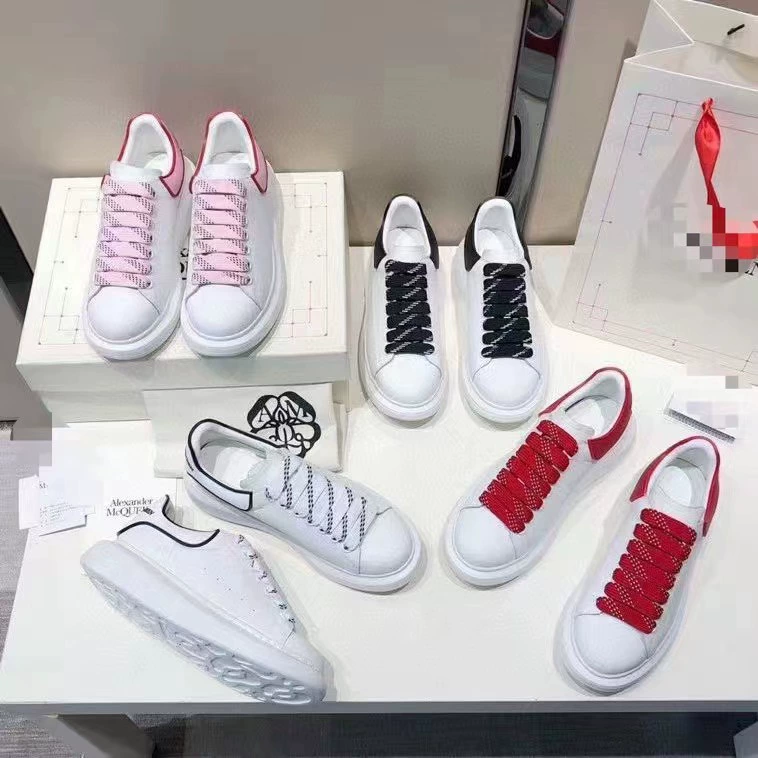 Высокая версия белых туфель McQueen для мужчин и женщин, универсальные кроссовки из воловьей кожи с цветными блоками и толстой подошвой, увеличивающие рост, туфли на платформе