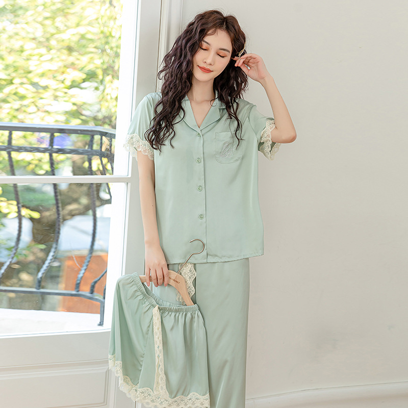 Xiaolongshu mismo pijamas de seda de hielo para mujer primavera y verano Pantalones de manga corta traje de tres piezas delgada ropa de hogar al aire libre al por mayor