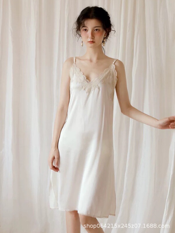軽くて豪華な気質の氷糸の長いタイプの春と秋の高級感の結婚式の家庭服の新婦の朝の服の高級感のパジャマの2つのセット|undefined