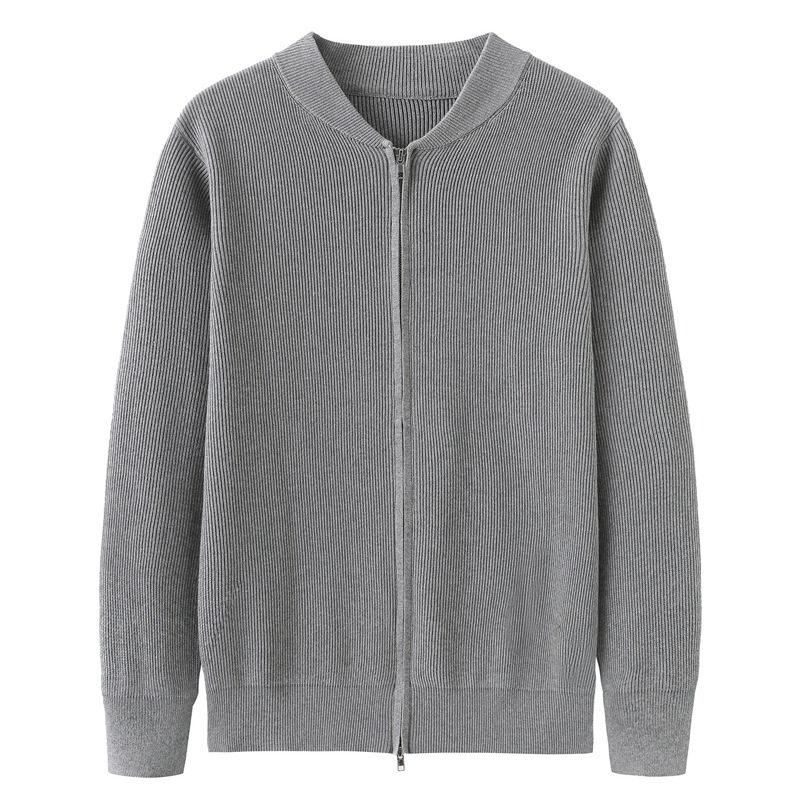 Demi-season baseball sweater with zipper