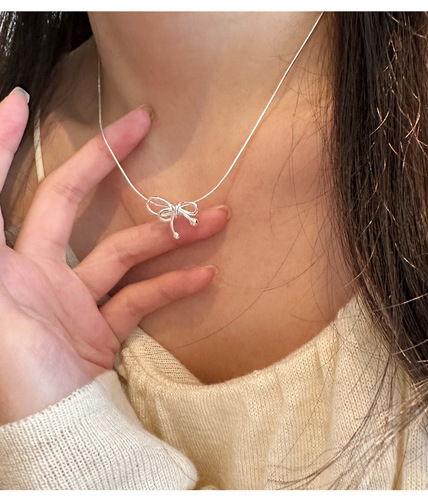 Butterfly Knot Pendant Necklace for Women  New Unique Light Luxury High-End Knitwear Chain Clavicle Chain