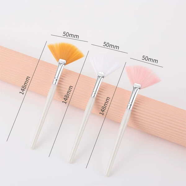 Beige pole white brush head