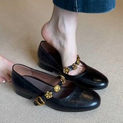 羊の皮の版 ~ 金属の1字は本革のメアリー珍の靴の女性のフランス式の浅い口の靴の低いヒールの気質のバレエの靴を掛けます