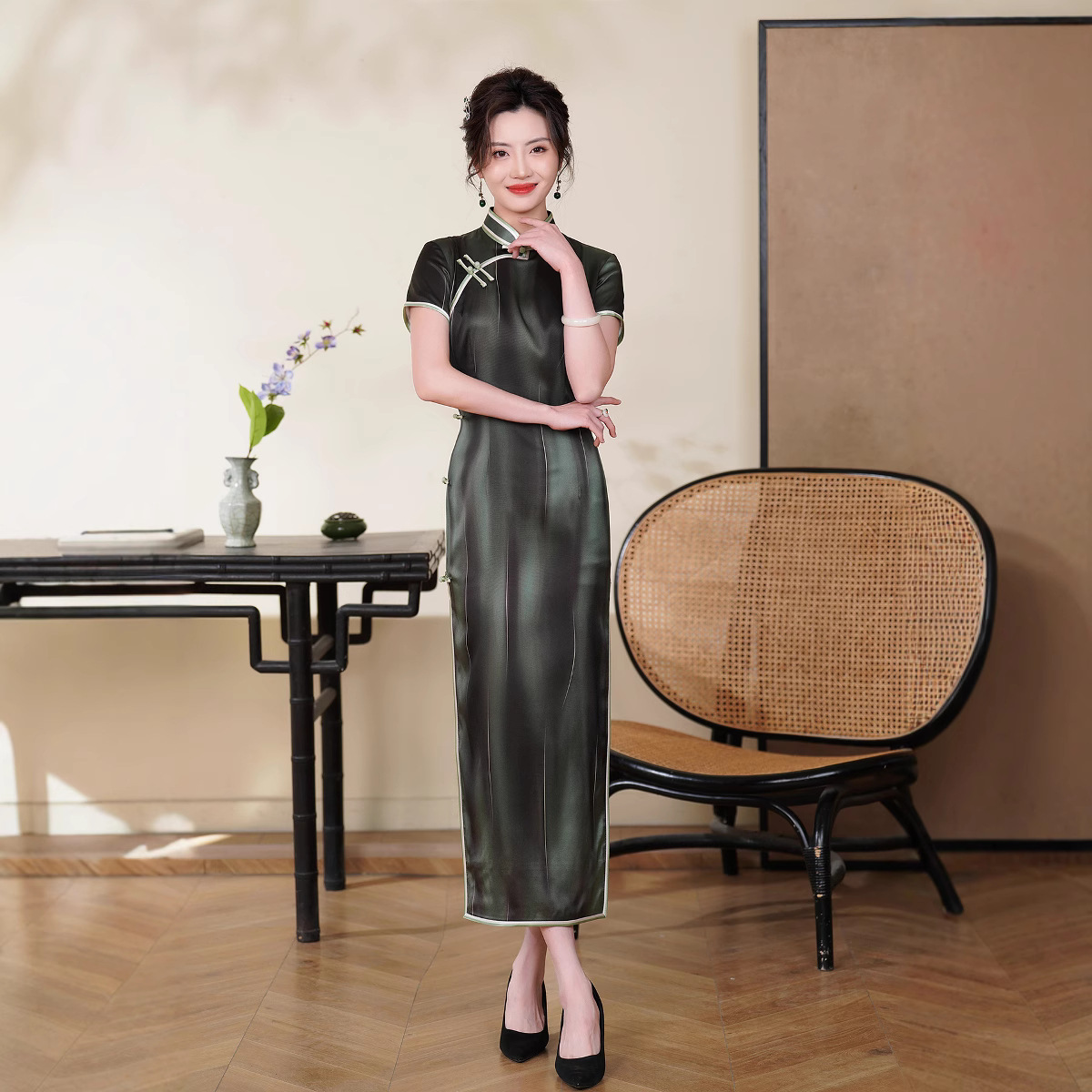 Silk summer cheongsam