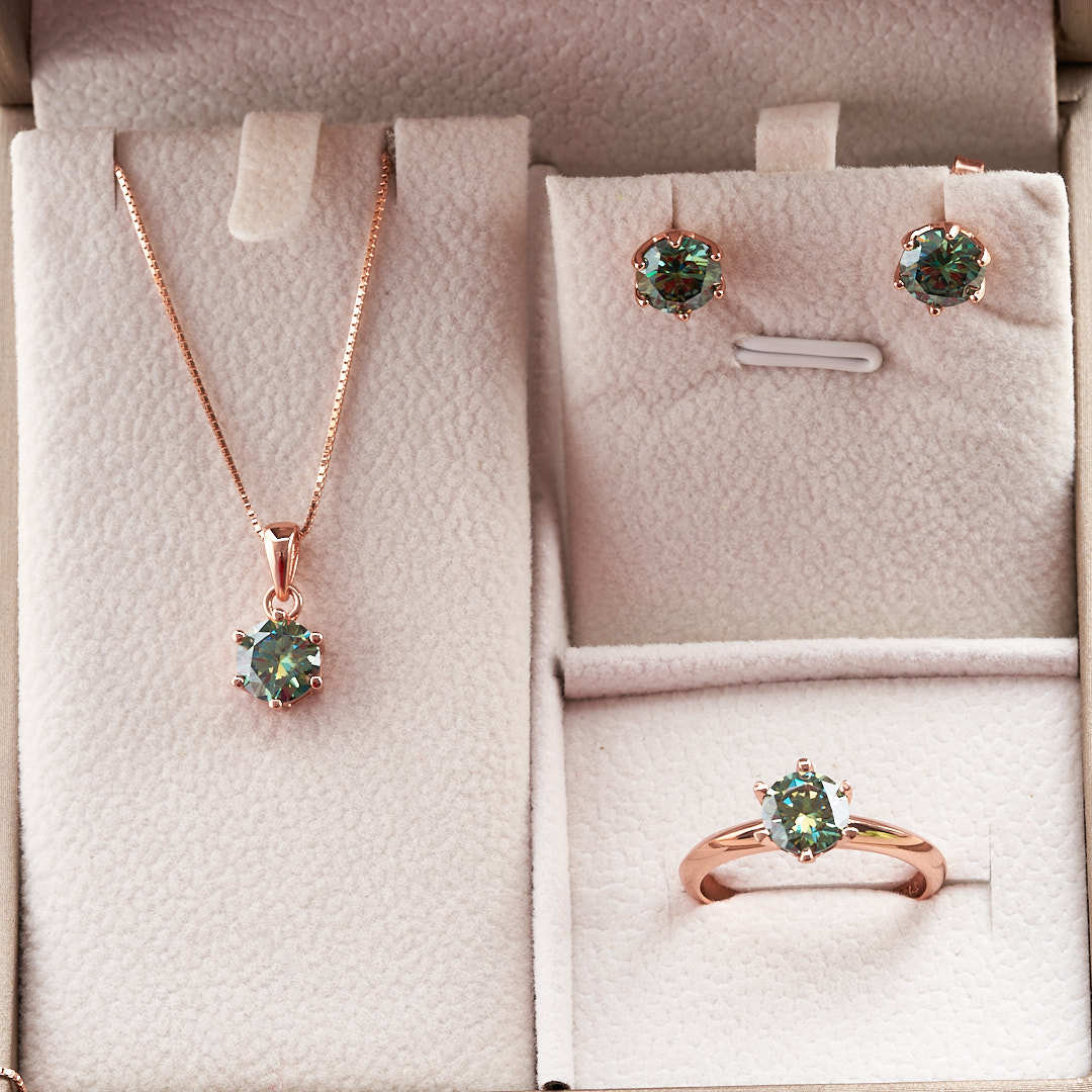 Elegante simple seis garras de piedra de moissanita conjunto de joyería pendientes de plata esterlina collar anillo conjunto de tres piezas fábrica directa