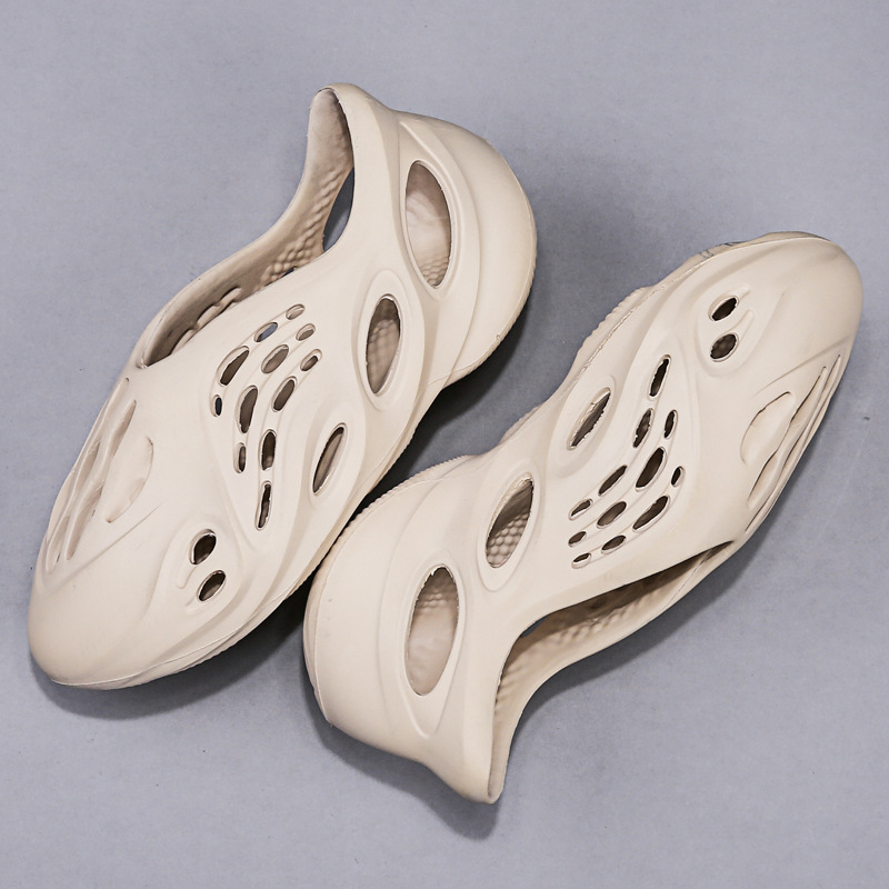 Coconut shoes yeezy men's and women's beach Foam hole shoes pure original couple sports sandals casual platform wholesale Coconut shoes yeezy men's and women's beach Foam hole shoes pure original couple sports sandals casual platform wholesale