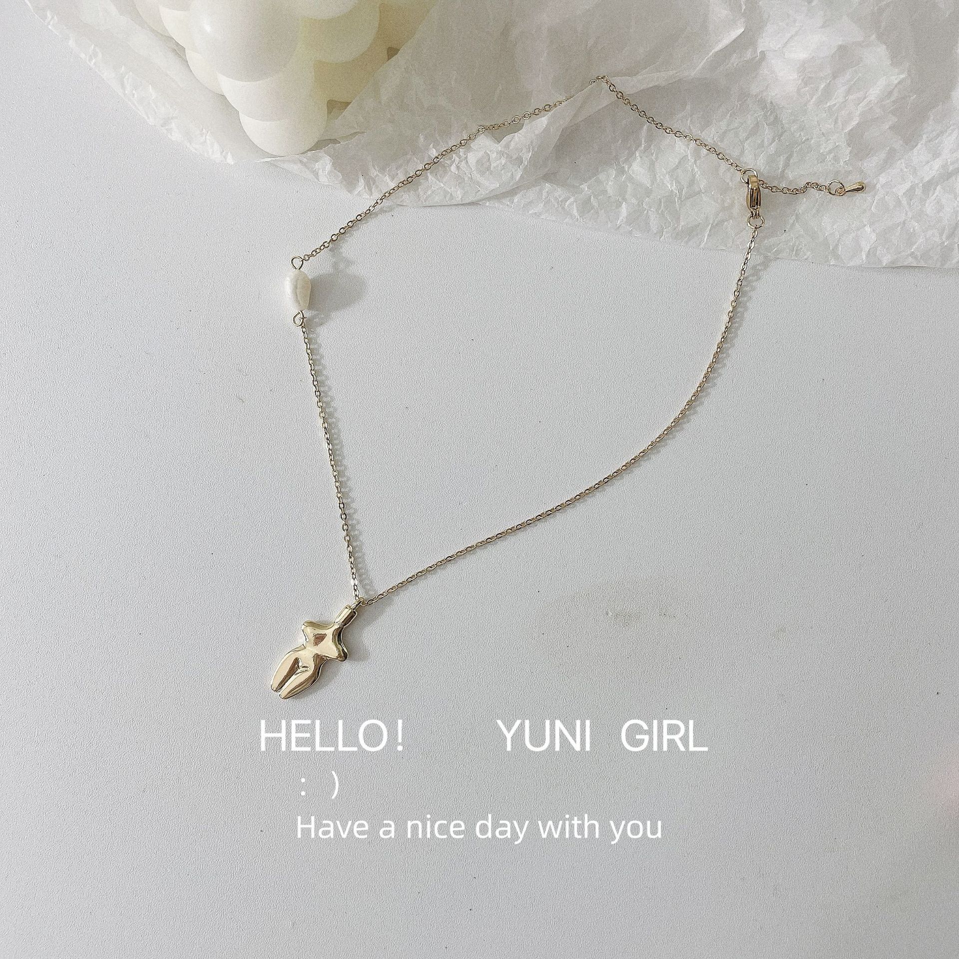 15g Weight Alloy Pendant Material Pendant Necklace Classification Alloy, Plastic Chain Material Beaded Chain, ball chain Chain Type Holiday, Daily Occasion Alloy, Plastic Material Heart Shape Pattern All Seasons Season Women's Gender Plating Design Elegant, Retro Style Elegant Retro Heart Shape Alloy Plastic Beaded Chain Ball Chain Beaded Necklaces Wholesale 21