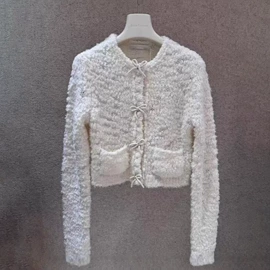 女式T恤;女式牛仔裤;毛衣