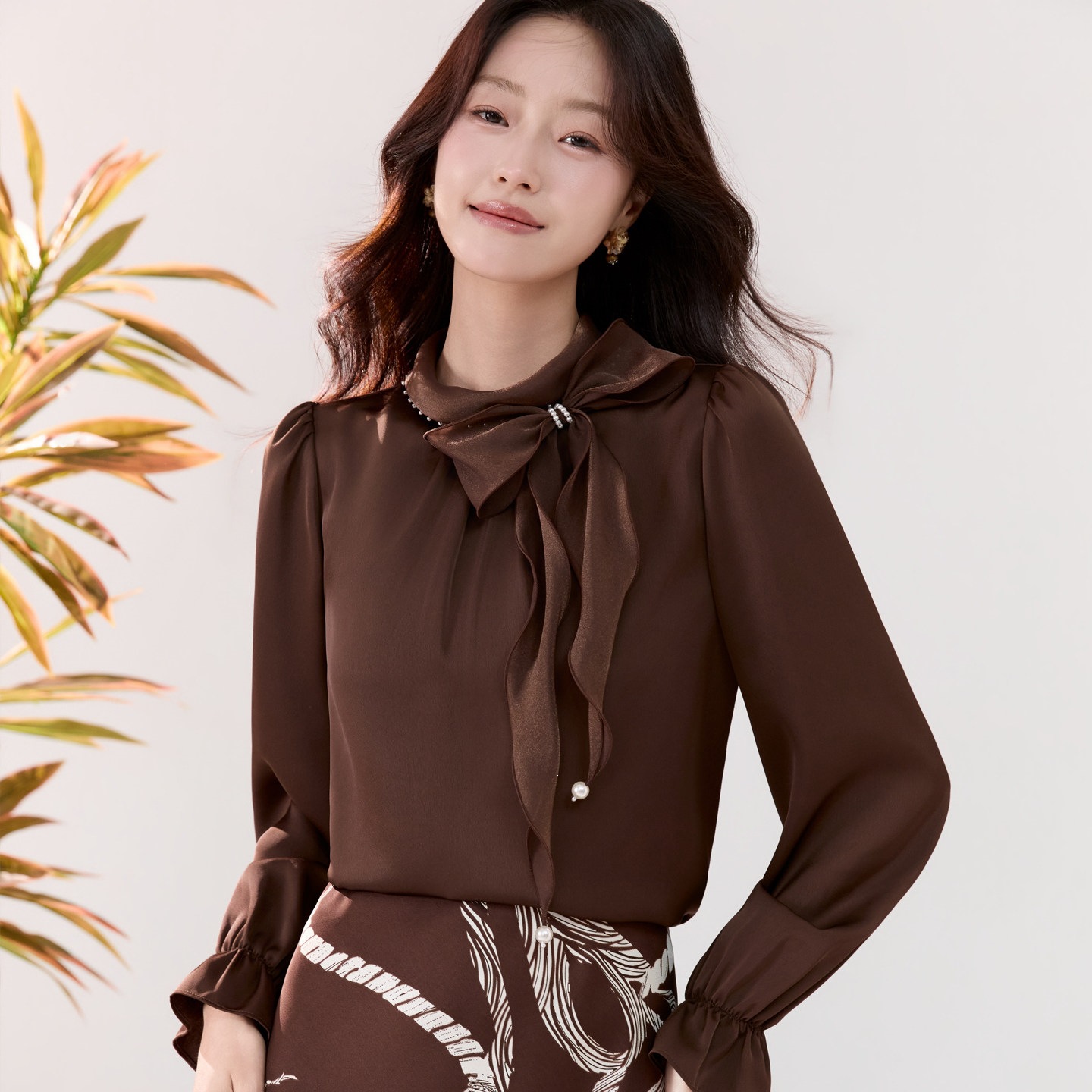 2026 Autumn New Style Bow Tie Stand Collar Chiffon Blouse Women's Long Sleeve Slimming Top 2911