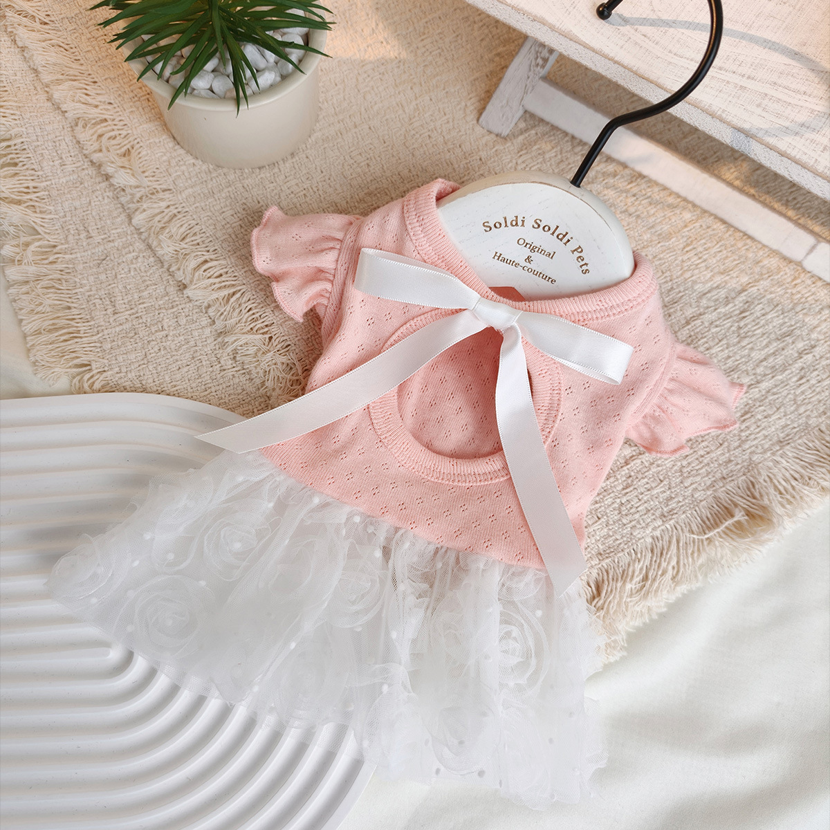 Novos vestidos de verão para cães em estilo coreano, lindo vestido de princesa vazado para Teddy, Bichon Frisé, Shih Tzu e cães de pequeno porte._voghion.com