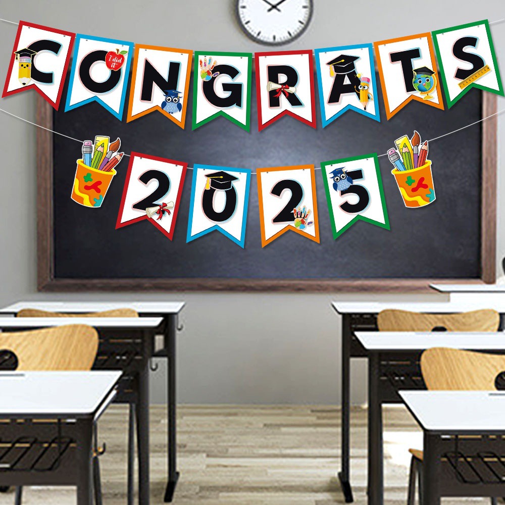 Decoración de fiesta de graduación de jardín de infantes europeo y americano tire bandera pastel Tarjeta de inserción ceremonia de graduación decoración de la pared tire bandera