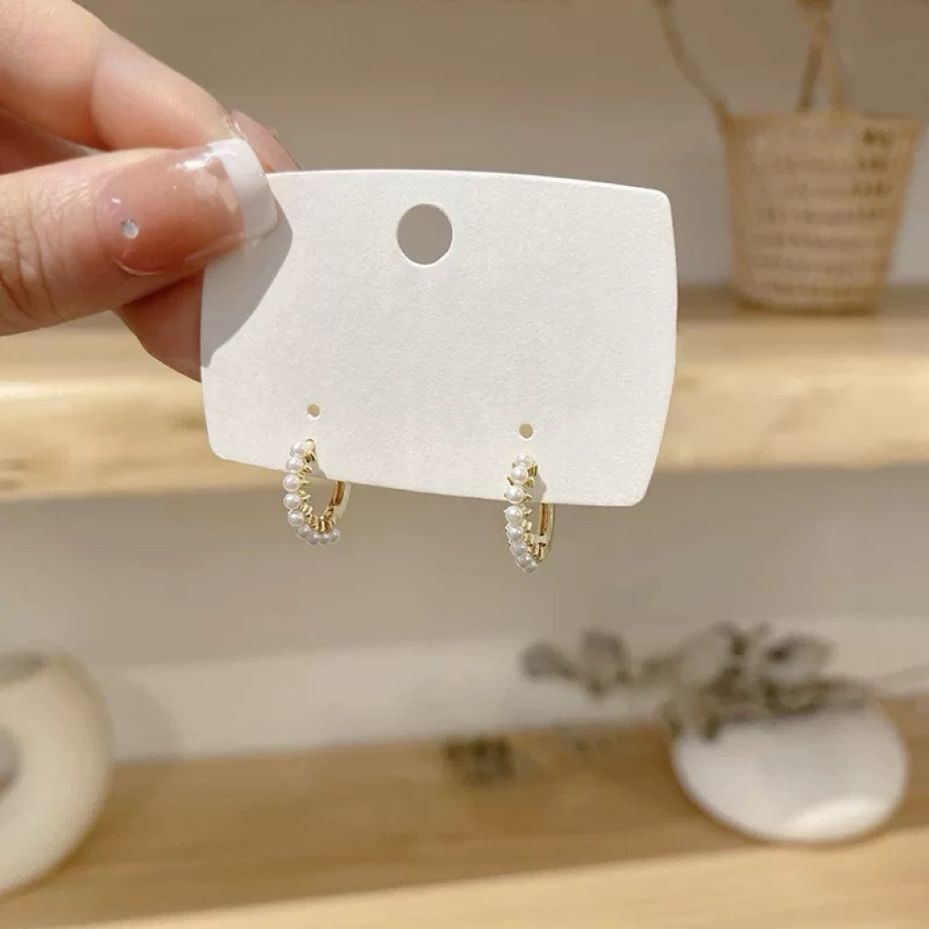 Eloch s925 plata coreana sencillo corto sintético de perlas pendientes de otoño aretes redondos M00897