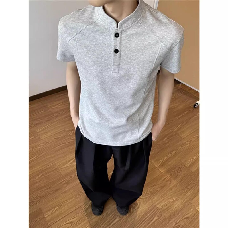 American-Style Cut and Deconstructed Polo Shirt, Henry Stand-Up Collar Short-Sleeve T-Shirt for Men, Summer American Fashion Brand, Cool and Loose Half-Sleeve American-Style Cut and Deconstructed Polo Shirt, Henry Stand-Up Collar Short-Sleeve T-Shirt for Men, Summer American Fashion Brand, Cool and Loose Half-Sleeve