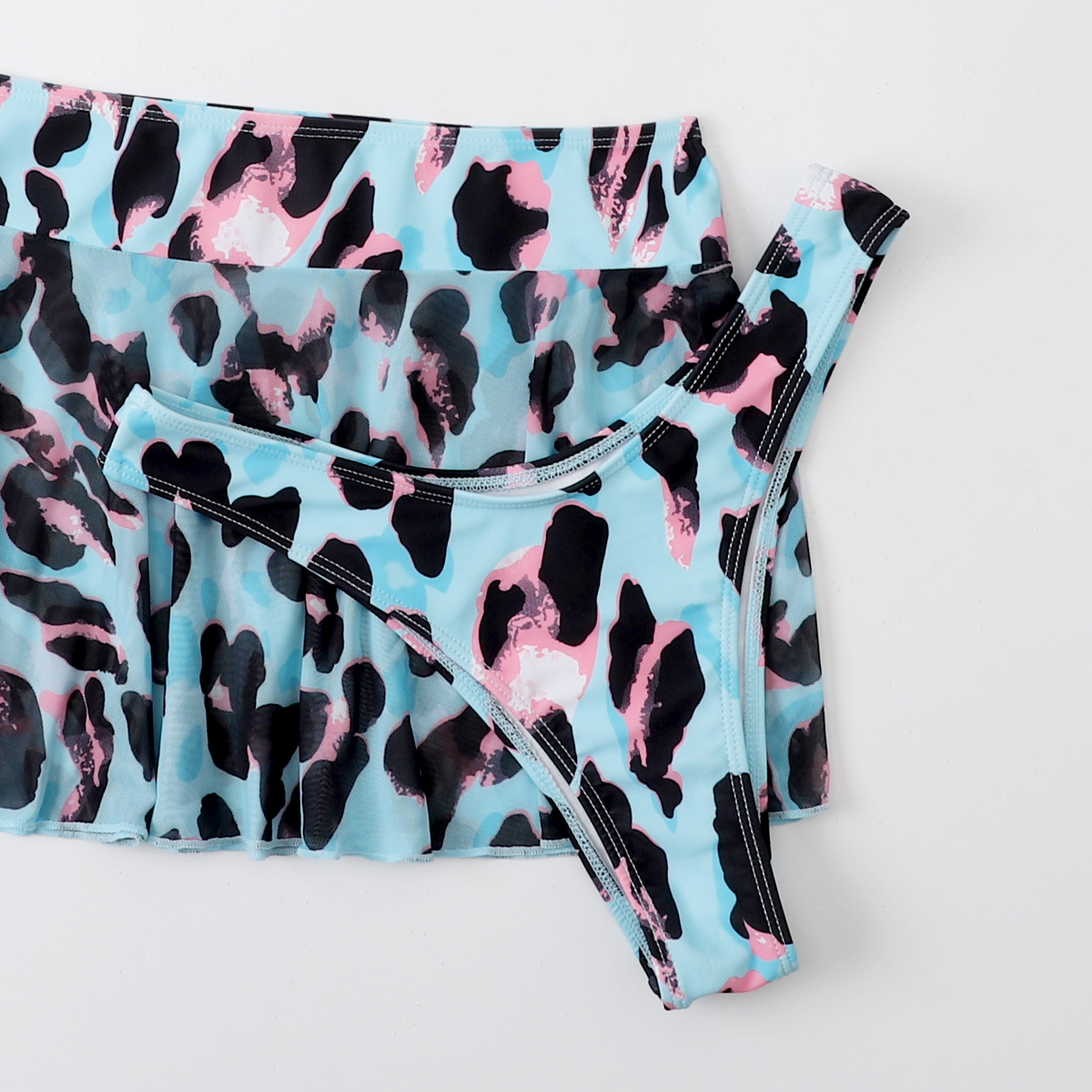 2022 nuevo popular europeo y americano de la moda impresa de estampado de leopardo Mujer traje de baño Bikini de tres piezas