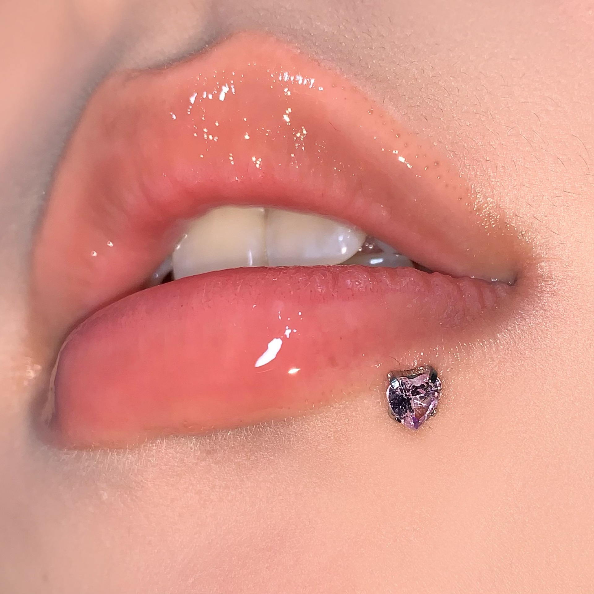 Pointed titanium steel lip stud product view