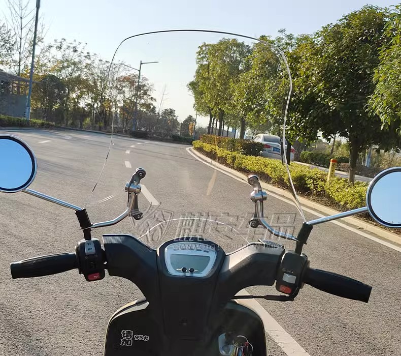 Electric Vehicle Front Windshield High-Definition Thickened Organic Glass Suzuki 125 Motorcycle Front Windshield