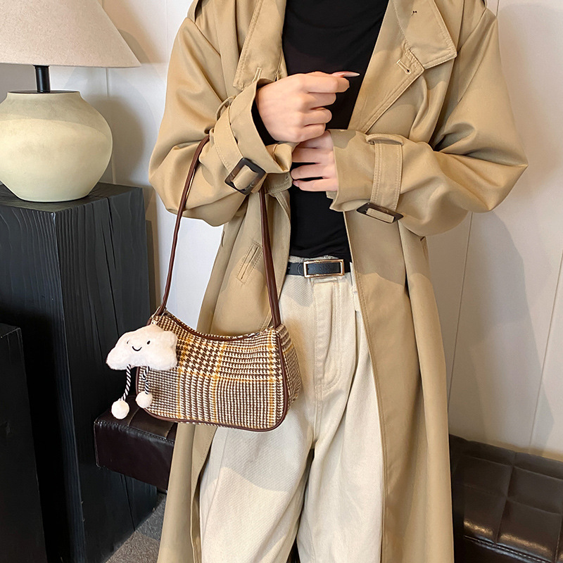 Bolsa de hombro simple a cuadrícula nicho zhong2024 invierno nuevo estilo versátil bolso de braza retro bolso de mujer