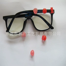 餐垫、杯垫;钥匙扣;衣钩/挂钩