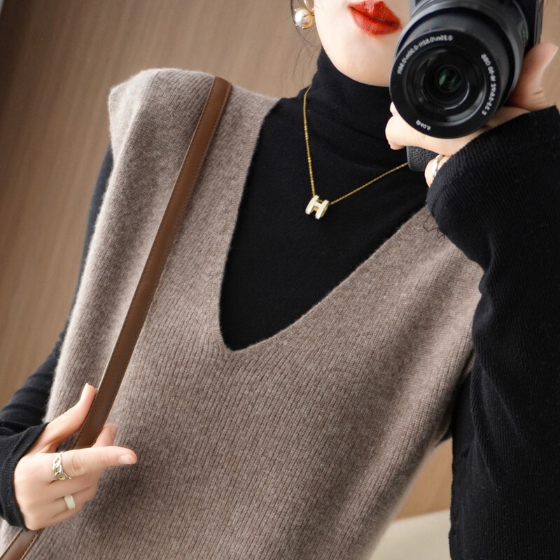 Knitted Vest for Women, V-Neck Pullover Sleeveless Sweater, Korean Style Loose Casual Outerwear Sweater Top, New for Spring and Autumn