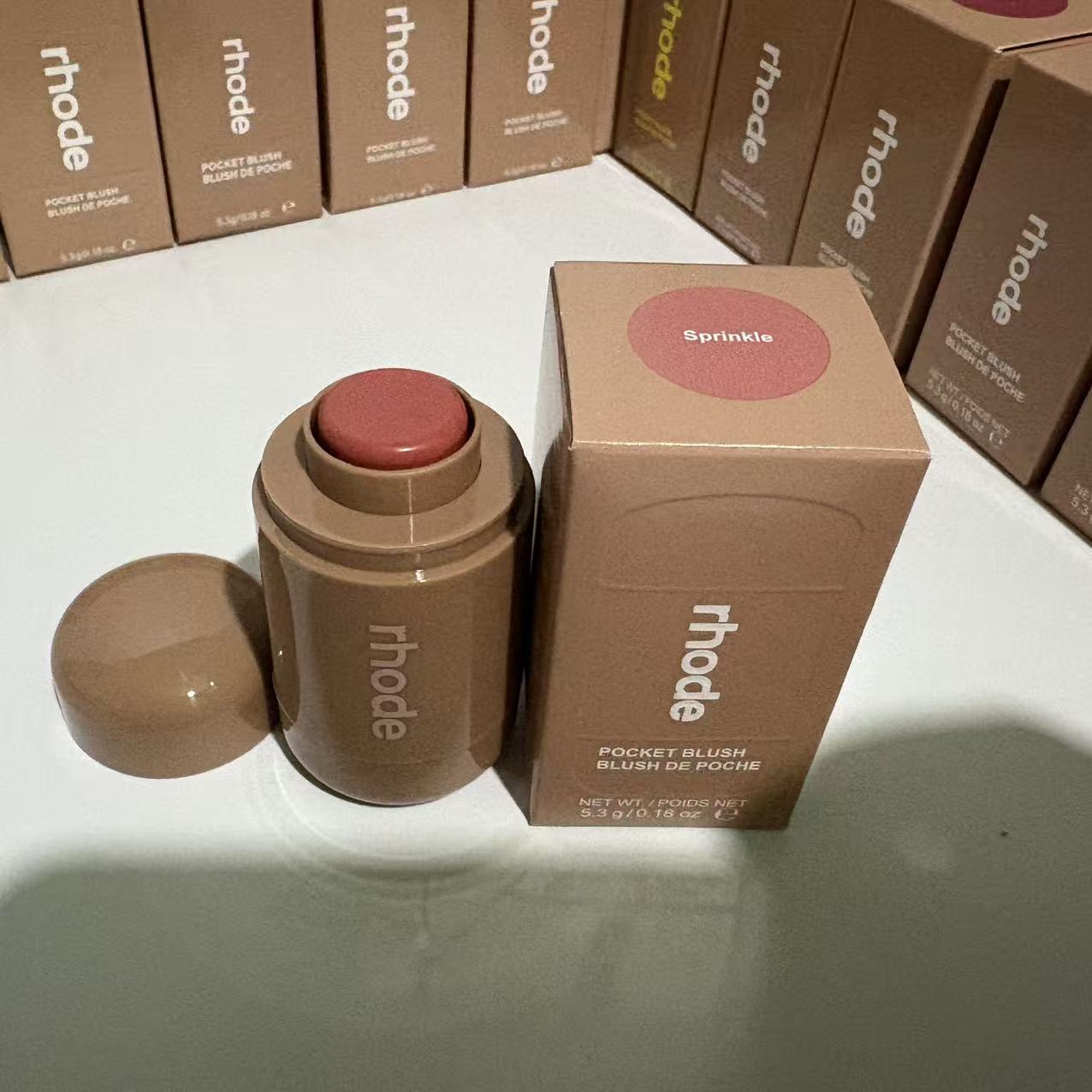 Rhode skin nuevo blush hailey piggy / freckle lips and mejillas blush