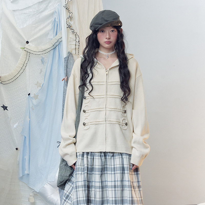 Versatile autumn sweater for men and women, in a warm white color that resembles a sweater washed in the morning light, Korean-style Napoleon hooded knit cardigan Versatile autumn sweater for men and women, in a warm white color that resembles a sweater washed in the morning light, Korean-style Napoleon hooded knit cardigan