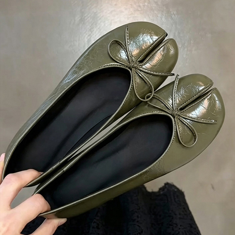 In stock~Unique style height-increasing green bowknot pig-trotter split-toe shoes for women, new spring/autumn slip-on soft leather shoes In stock~Unique style height-increasing green bowknot pig-trotter split-toe shoes for women, new spring/autumn slip-on soft leather shoes