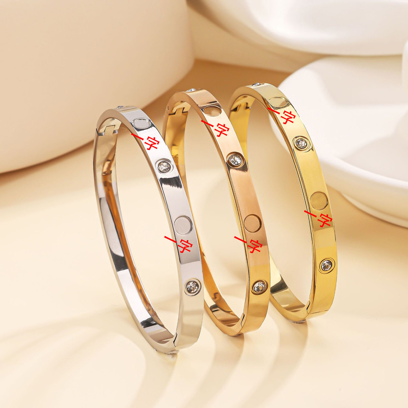 High Version Titanium Steel Bracelet Couple Love Bracelet Diamond-Plated 18K Gold Non-Fading Niche Design Oval Bracelet High Version Titanium Steel Bracelet Couple Love Bracelet Diamond-Plated 18K Gold Non-Fading Niche Design Oval Bracelet