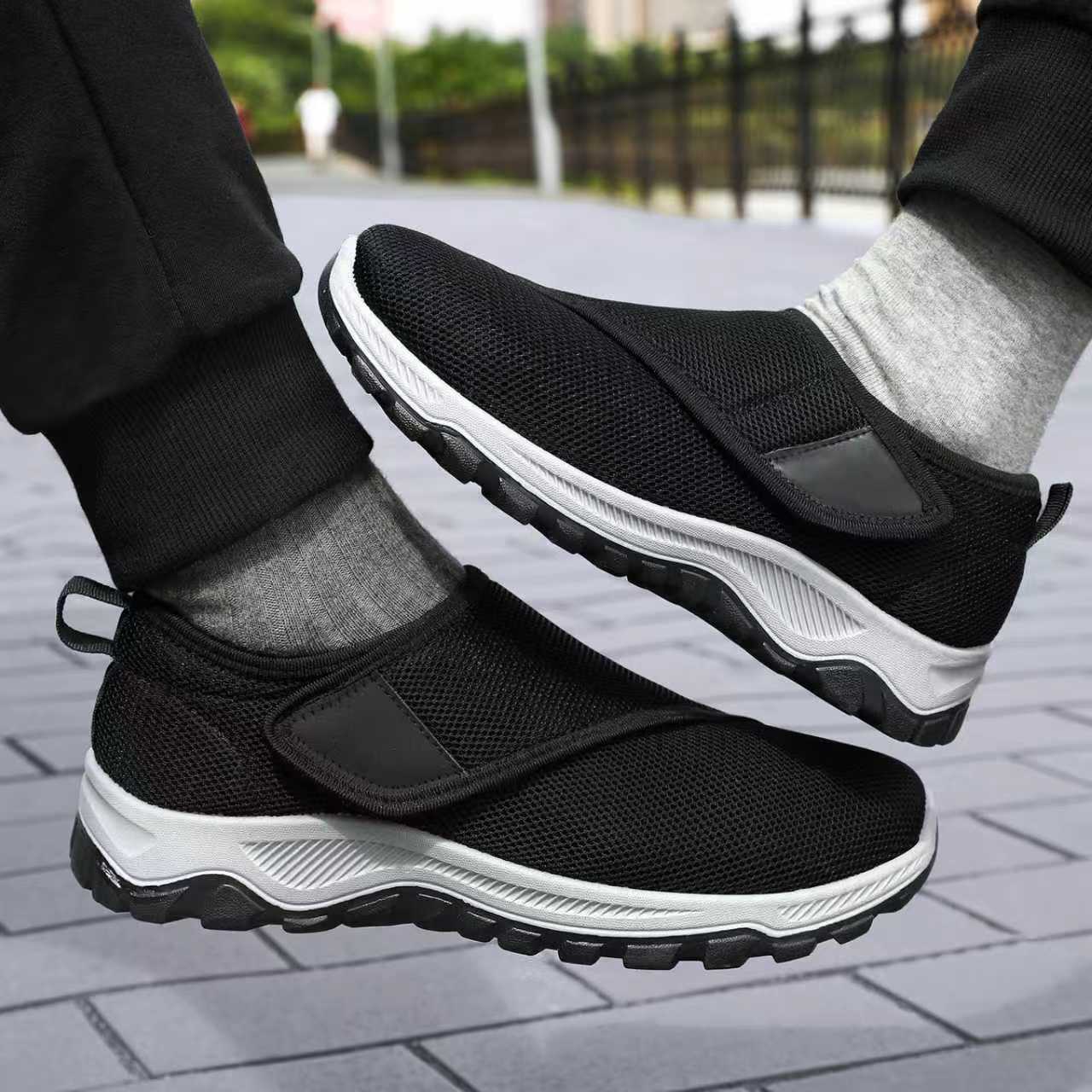 Zapatos para hombre 2025 nuevos zapatos para hombre verano comercio exterior al por mayor zapatos casuales zapatos de malla transpirables zapatos de tela viejos de Beijing tejidos voladores