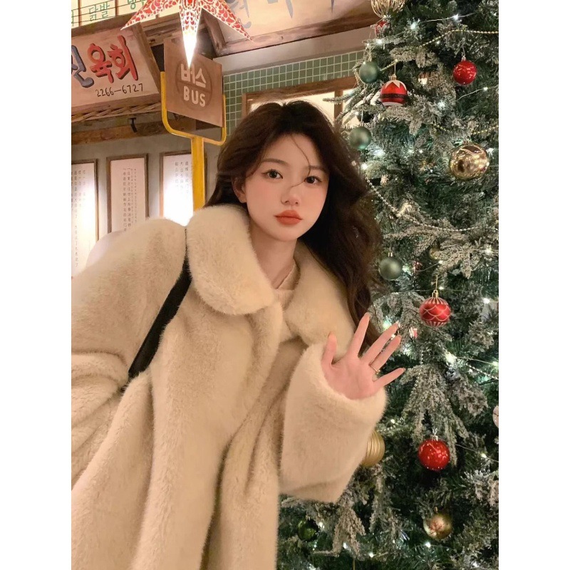 Корейская осень и зима маленький белый медвежь