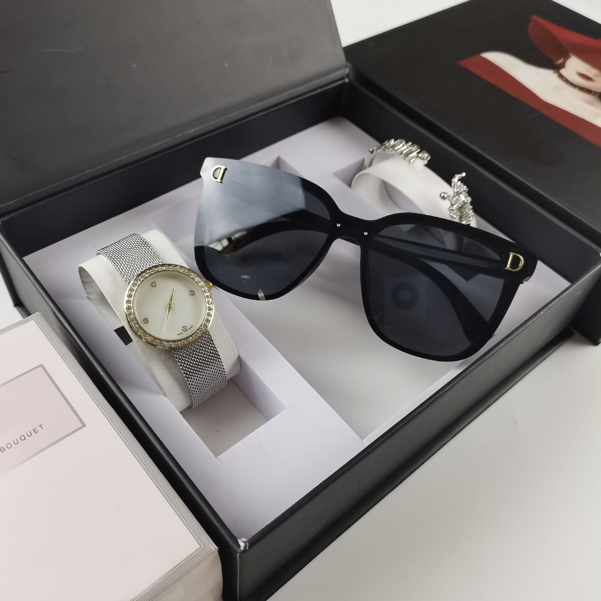 Eyeglass set D mesh with gold and white