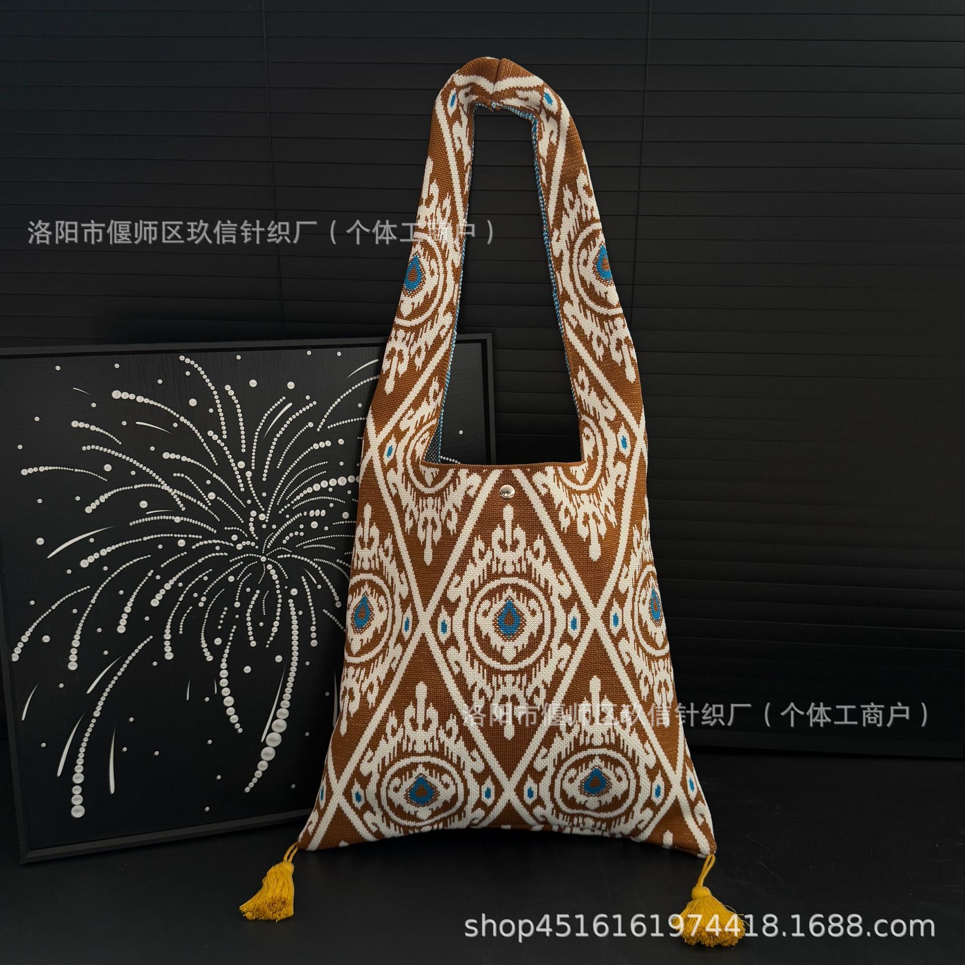 Adelaide T bag No. 11 (including tassels)