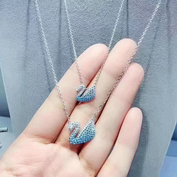 Gradient blue goose (small size)