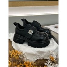 С�������ߺ��СƤЬŮ2026�괺���¿���Ƥ�WԺ�Lħ�g�N����ЬŮ