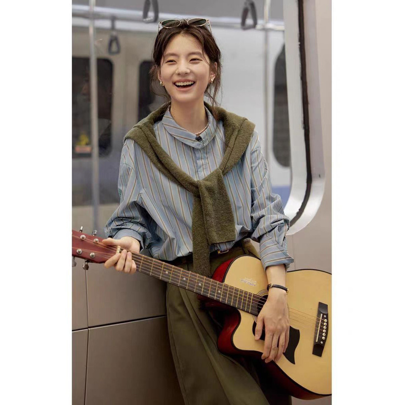 Solighter French Retro Wing Collar Vertical Stripesd Long-Sleeved Loose Slim Versatile Elegant Shirt for Women 25 Autum