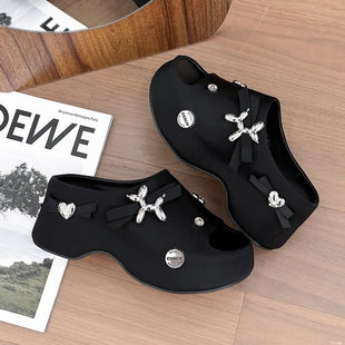 ��Ĥ�״����⴩��ЬŮ2026�ļ��¿�������ɳ��ŮЬ���e�r�а���