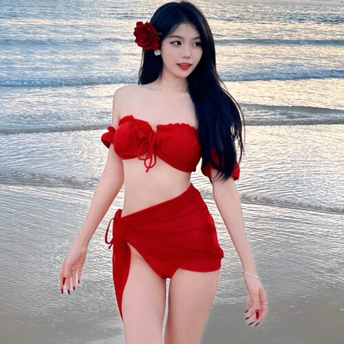 2024 New Hot Network Model Sexy European and American Style Retro Red Bikini Two-Piece Swimsuit for Women with Bra Pads Pure Desire 