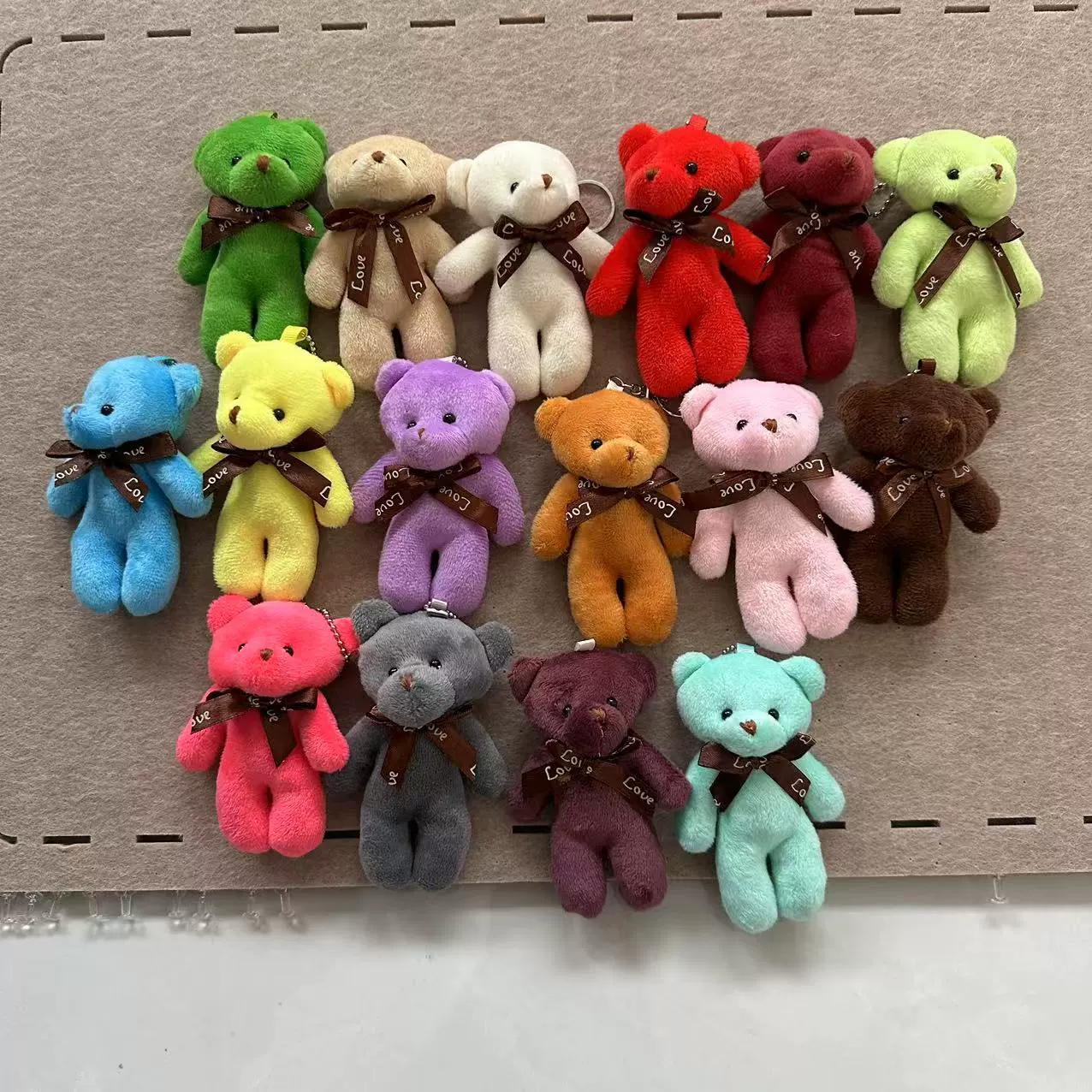 Плюшевый брелок-подвеска в виде медведя с бантом, булавочкой, в виде букета, аксессуар для сумки, креативная кукла, подарок, оптом.