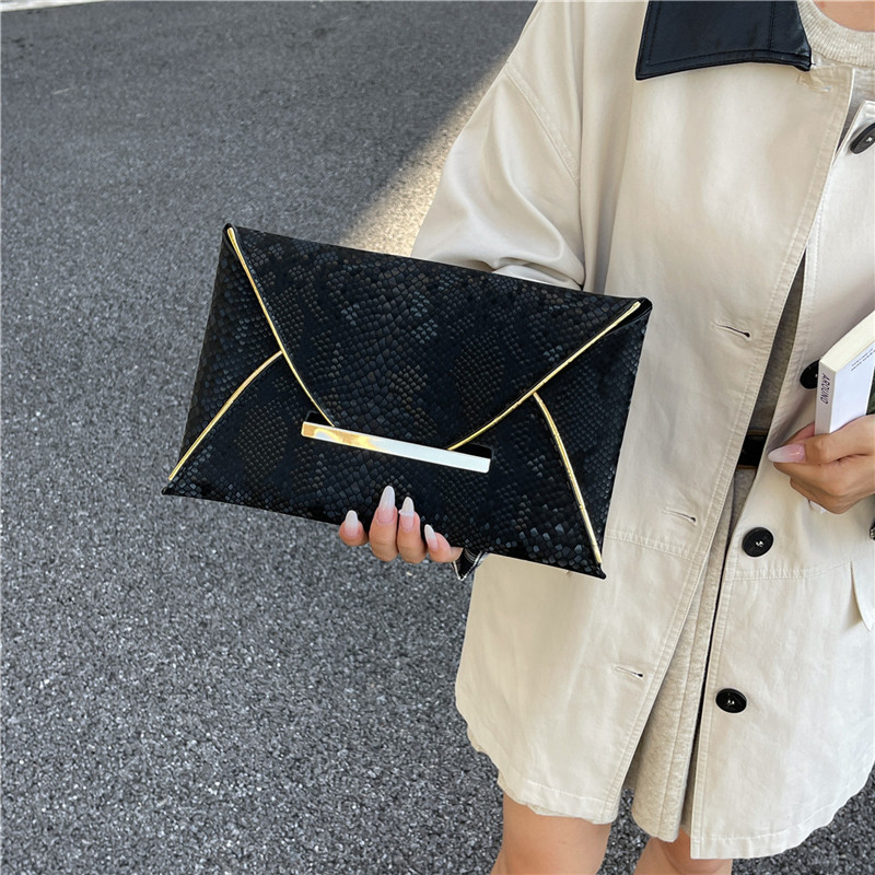 2025 bolsas de mano personales de moda simple bolsas de sobres de estilo exterior