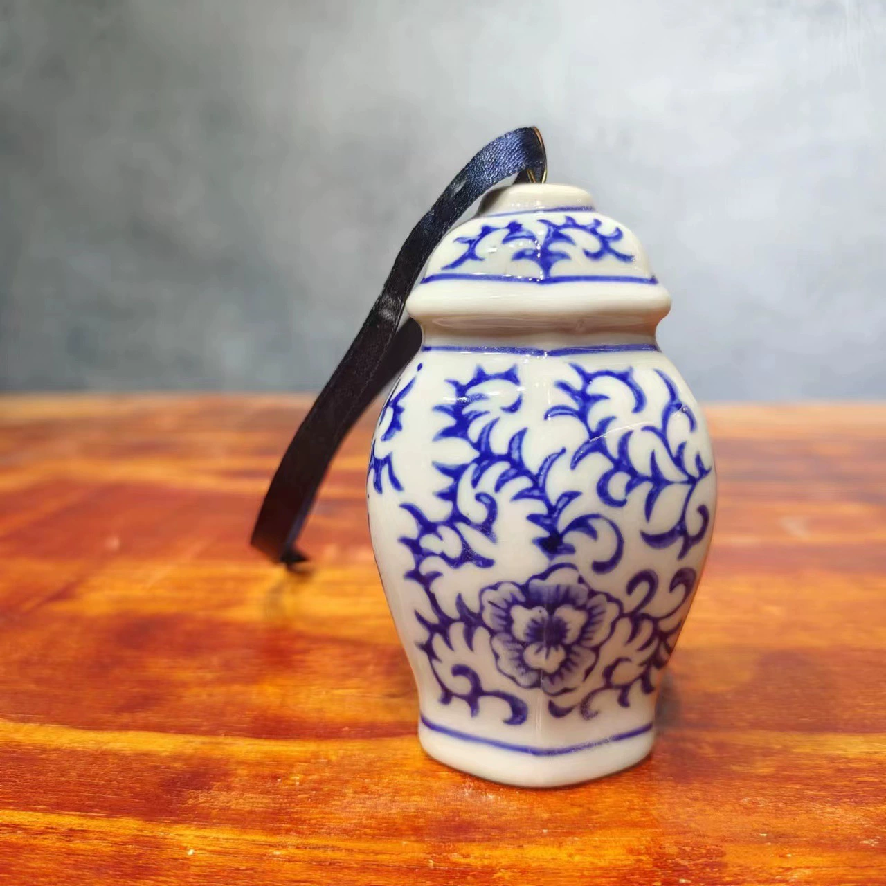 Фарфоровые украшения Jingdezhen рождественская ярмарка украшение ёлки украшение автомобиля голубая и белая фарфор украшения керамическая молодая генеральная банка ветровой колокол