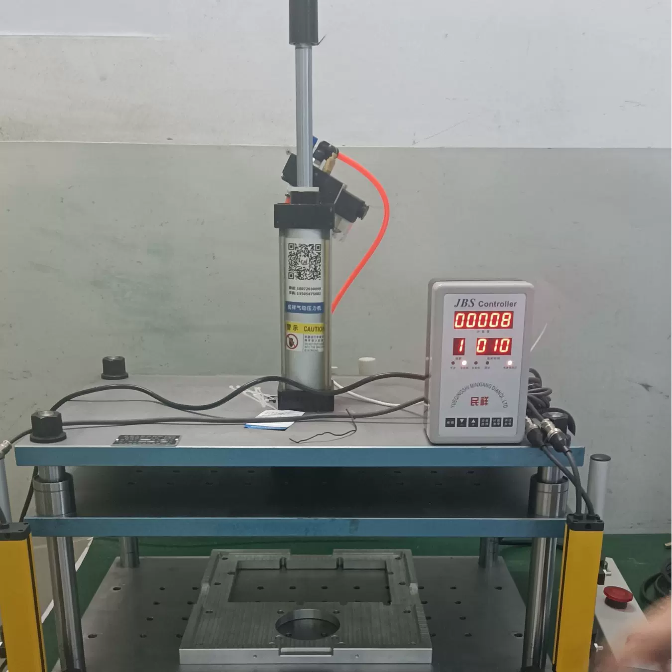 双柱气动冲床 单柱气动压力机 冲压机 铆压机 冲孔机 折弯机