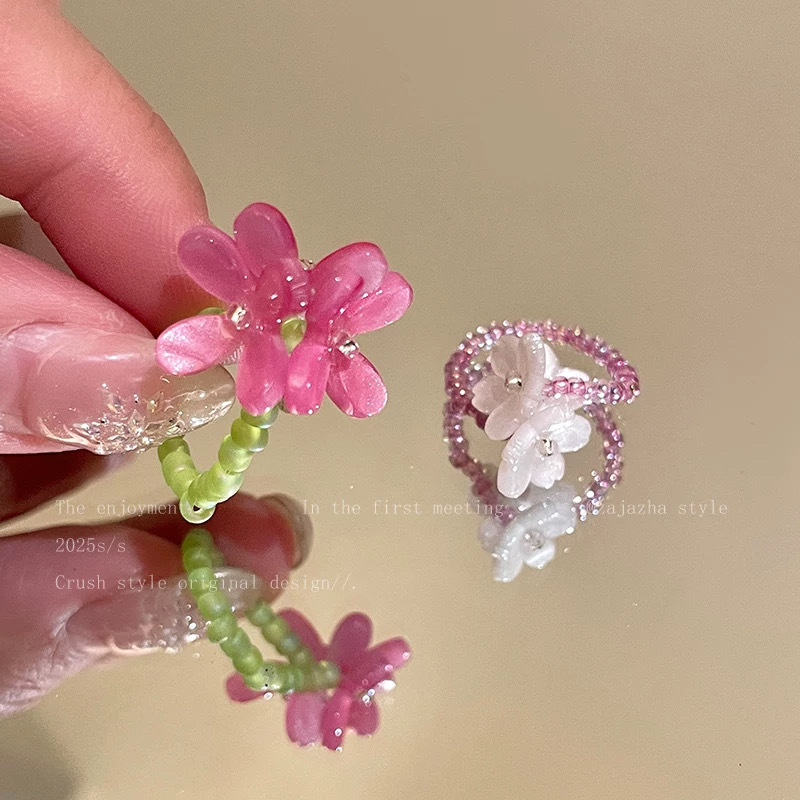 Fingertip bouquet sweet ring forest violet flower female spring and summer dopamine girl beaded index finger ring stacking
