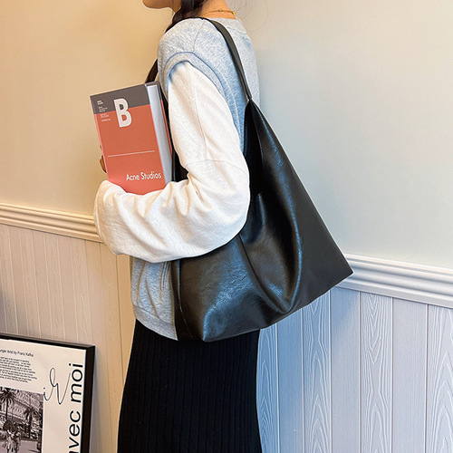 Stylish Minimalist Ultra-Large Capacity  Retro New Korean Version Trendy Casual Commute Single Shoulder Tote Bag for Women