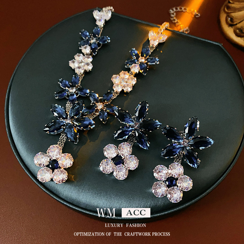 Aguja de plata flor de zircón colgante pernos de moda ligera lujosa cadena de clavícula francesa multifuncional vestido de alto nivel conjunto de joyas