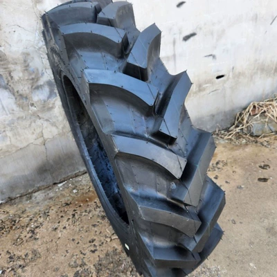Vehicle tire Pattern Water and