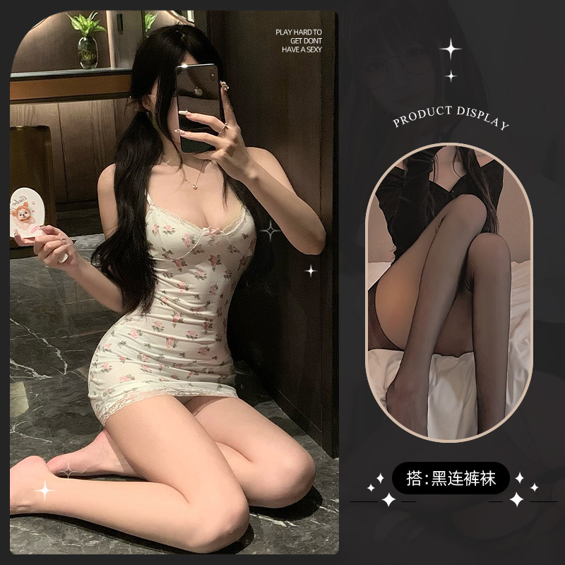 작은 꽃무늬 [가슴 패드 포함] + 검정색 팬티스타킹