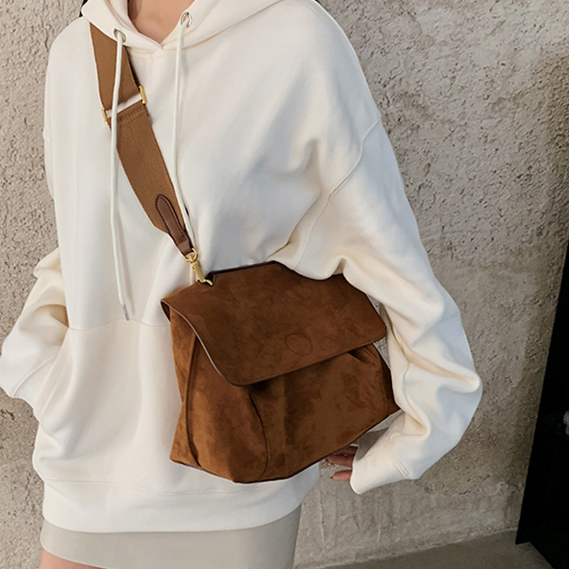 Vintage tela de terciopelo marrón versátil otoño invierno bolso de mujer gran capacidad mochila bolso de hombro bolso de mujer bolso grande 2025 nueva moda