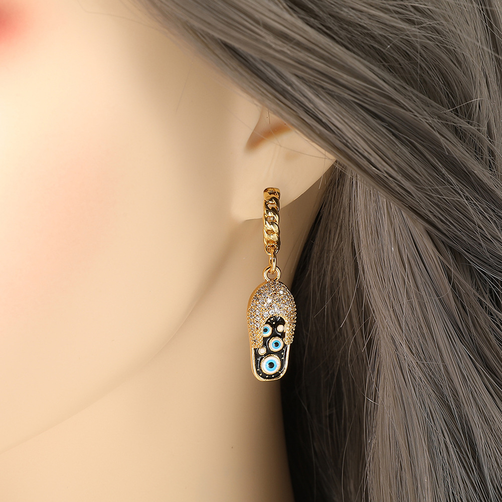 Fashionable copper accessory hip-hop style