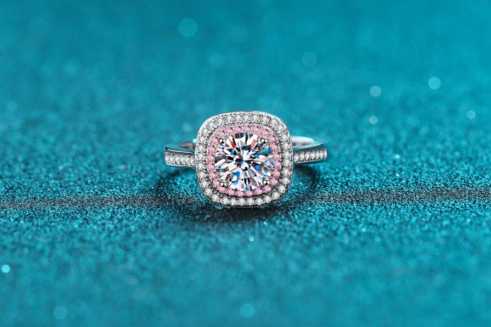 3g Weight Moissanite, Zircon Inlay Material 925 Sterling Silver Moissanite Zircon Square Rings