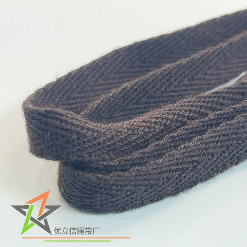 Тесьма из темно-коричневого хлопкового каната «елочка» шириной 1 см, черно-коричневый узор «рыбья кость», чистый хлопок, для отделки воротников и подола одежды.